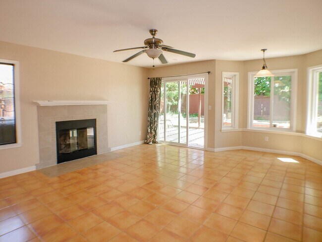 Foto del edificio - 4 bed/3 bath Encinitas Home