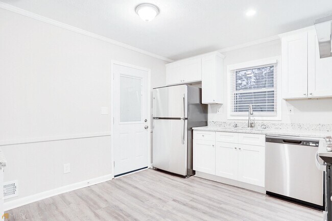 Foto del edificio - 2205 Rochelle Way SW