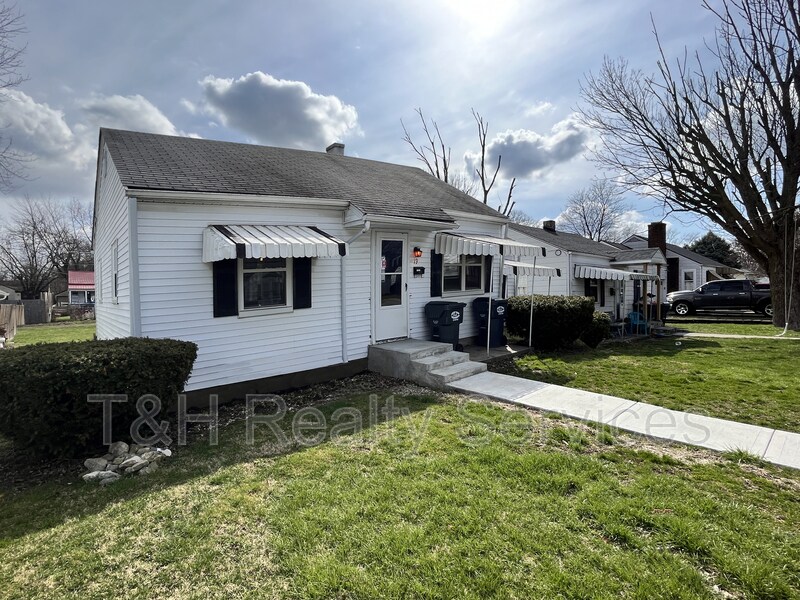 19 W 39th St, Anderson, IN 46013 House Rental in Anderson, IN