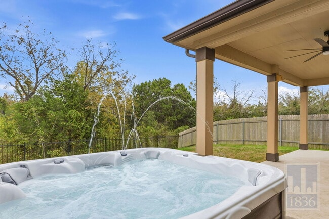 Foto del edificio - 8005 Crystalbrook W