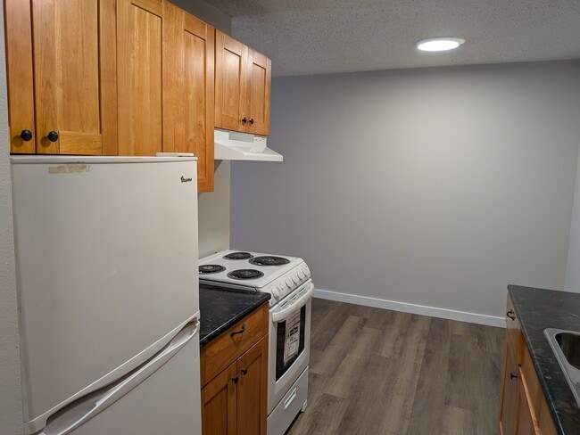 Building Photo - 1755 No 9 Highway212