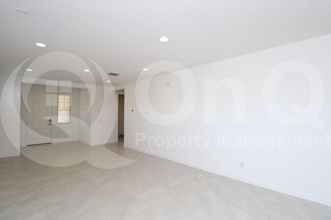Foto del edificio - 9432 W Roma Ave