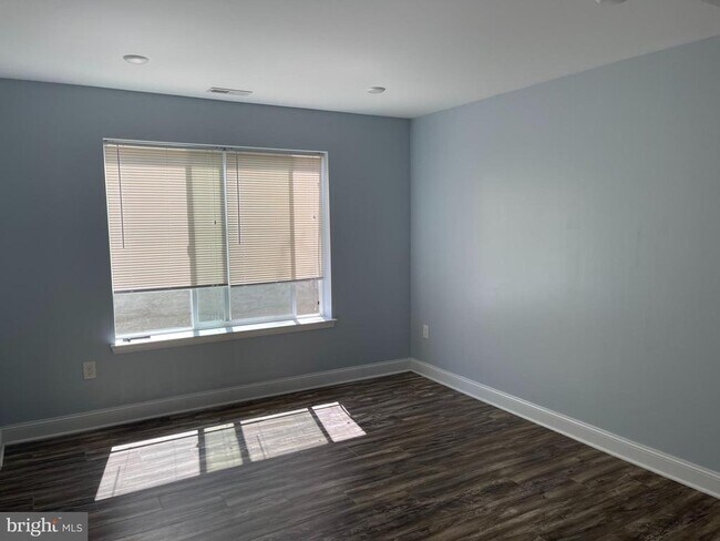 Foto del edificio - 1257 N Newkirk St