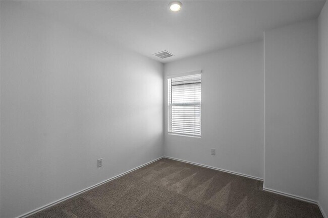 Building Photo - 50 Trinity Cir