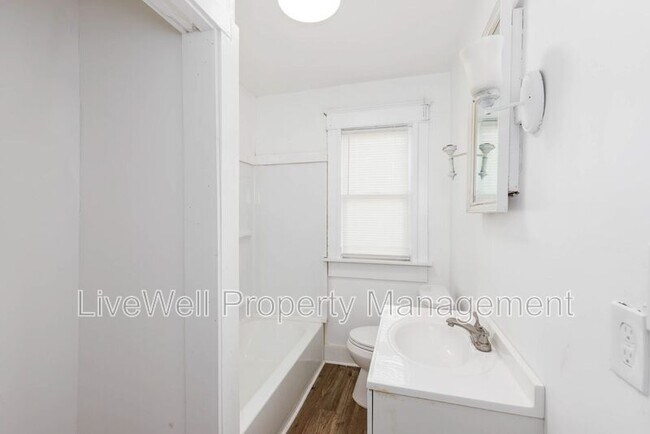 Building Photo - 404 12th St SW