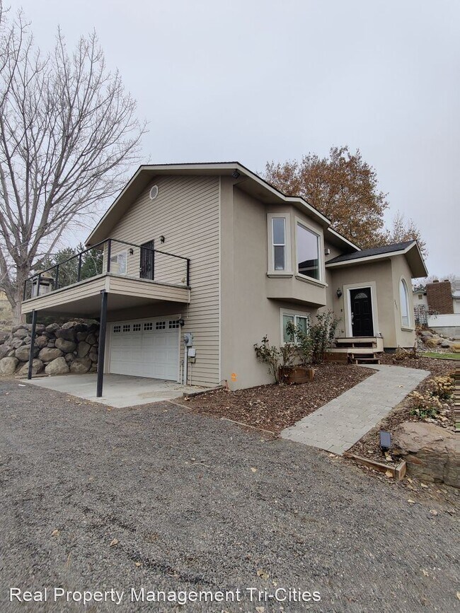 Building Photo - 4 br, 3 bath House - 3831 Ironton Dr.