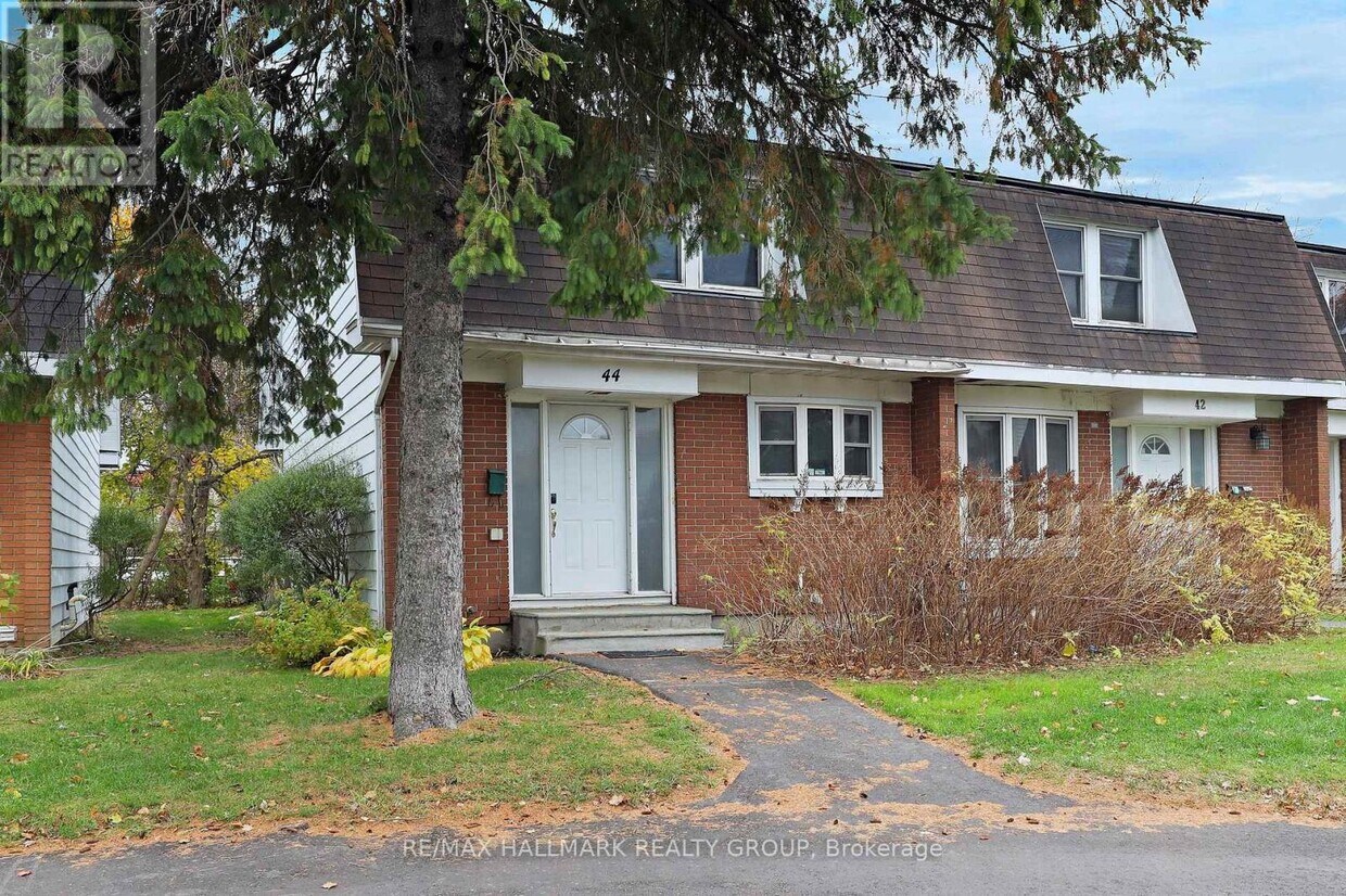 Primary Photo - 920 Dynes Rd