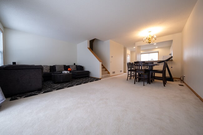 Building Photo - 605 Village Pkwy