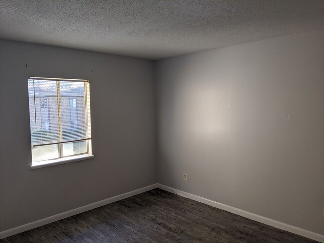 Building Photo - 2812 Georgetown Dr