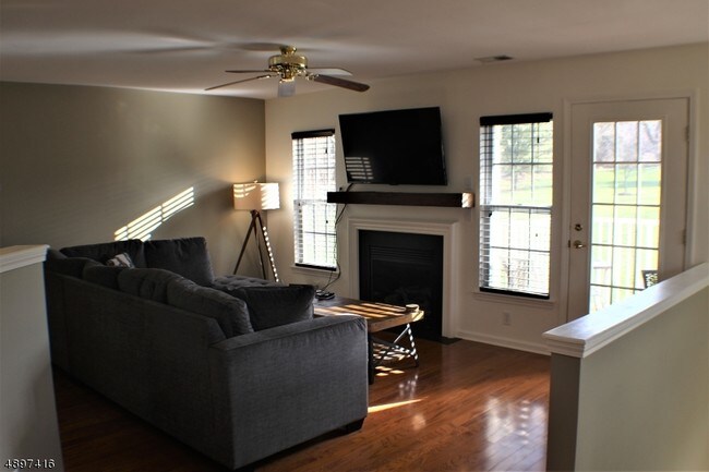 Foto del edificio - 202 Old Farm Dr