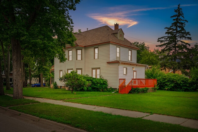 Building Photo - 1902 Kane St