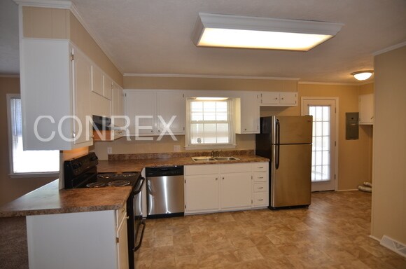 Building Photo - 720 Oriole St