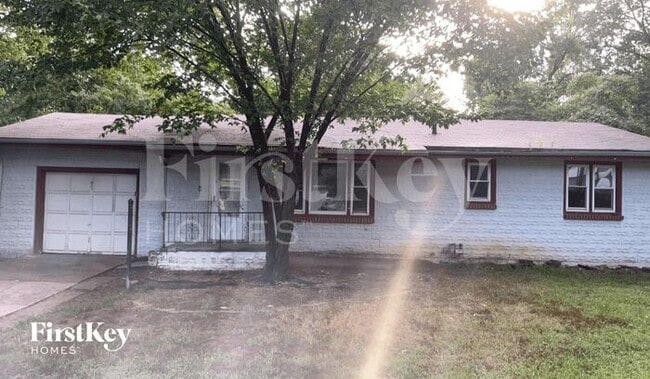 Building Photo - 8911 NE Sammy Ln