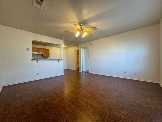 Foto del edificio - 411 E Central Texas Expy