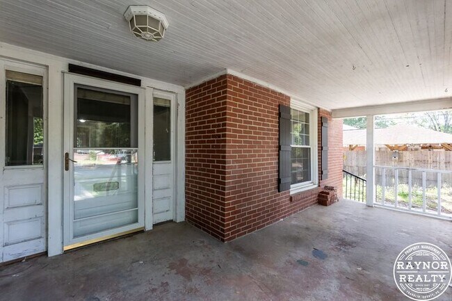 Foto del edificio - 223 S Main St