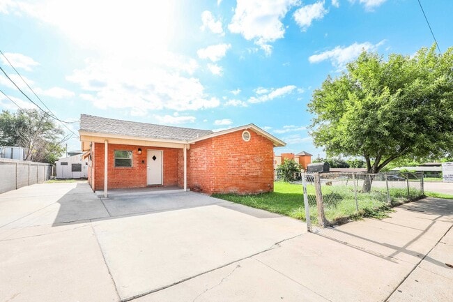 Building Photo - 2610 Springfield Ave