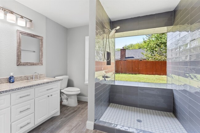 Building Photo - 11710 S Seawood Dr