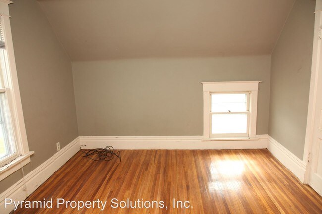 Building Photo - 3 br, 1 bath House - 1222 N President Ave