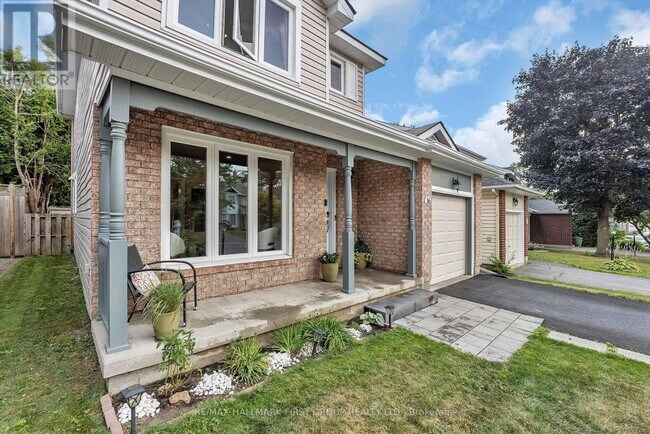 Building Photo - 16 Hawley Crescent