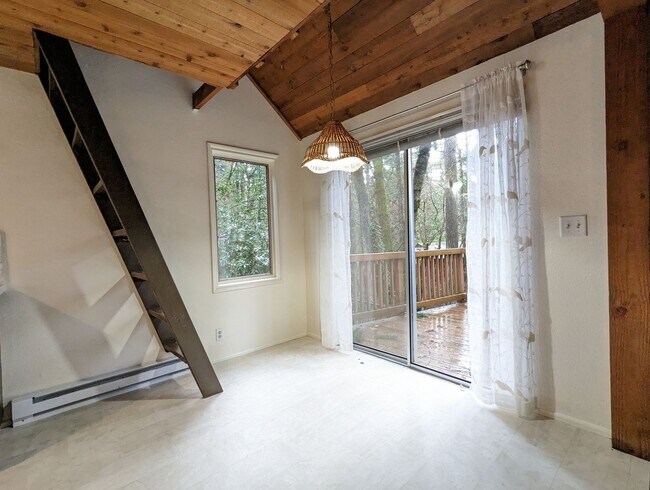 Foto del edificio - Fantastic 2-Bedroom, 1-Bath Home In E. Ama...