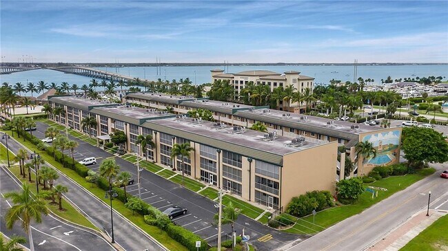Building Photo - 150 Harborside Ave