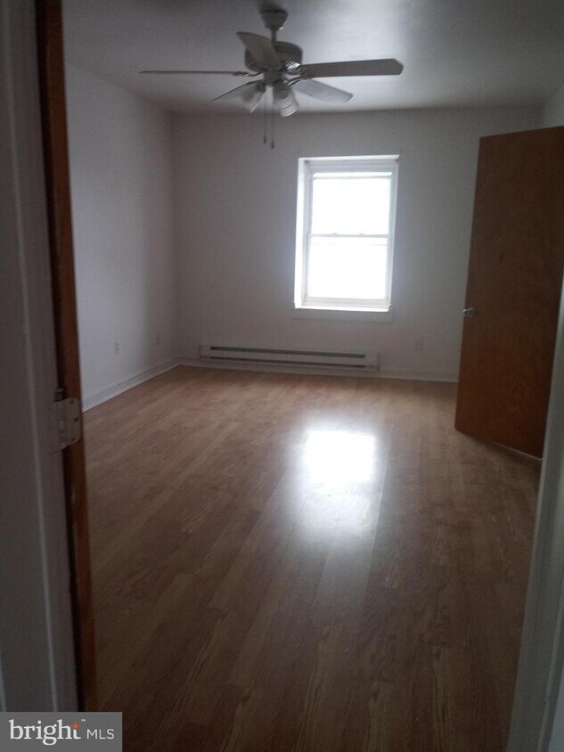 10 S Main St Unit B, Smyrna, DE 19977 Apartment for Rent in Smyrna