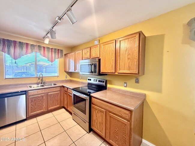Foto del edificio - 15444 W Banff Ln