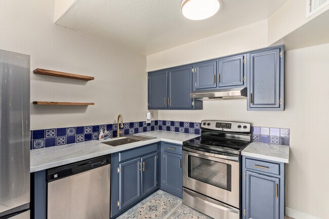 Foto del edificio - 5828 N 8th Pl