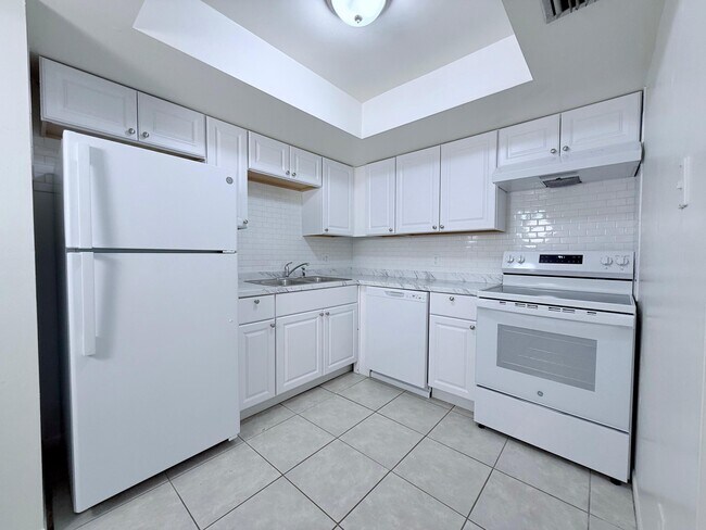 Foto del edificio - 3084 Collin Dr
