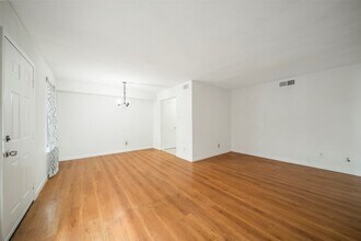 Building Photo - 6201 Ranchester Dr