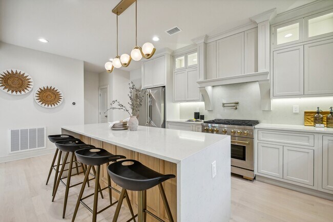 Foto del edificio - 105 Squire Hill Rd