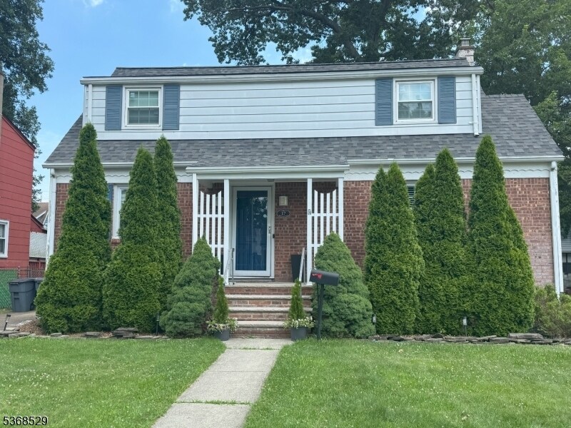 Primary Photo - 17 Birchwood Rd