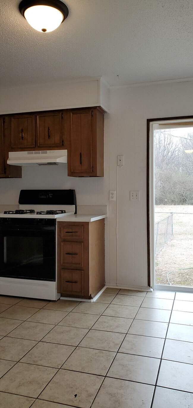 Building Photo - 618 Brierly Dr