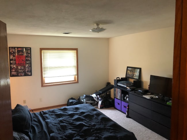 Building Photo - 611 Seminole Way