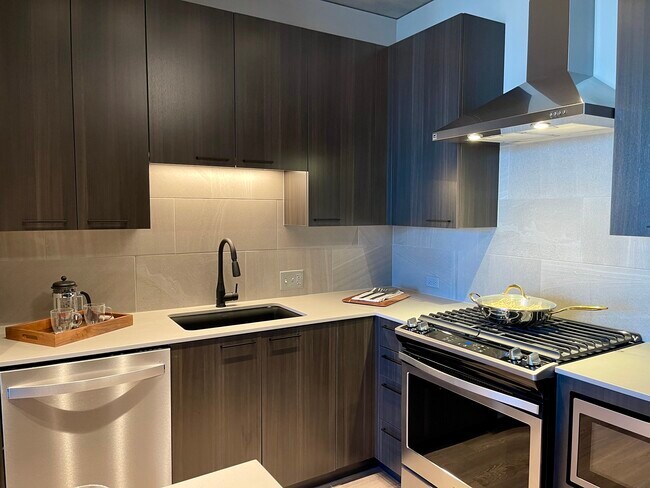 Foto del edificio - 900 W Washington Blvd