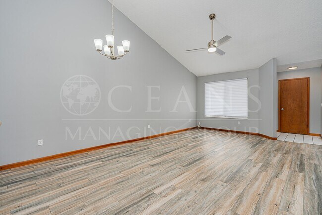 Foto del edificio - TOWNHOMES WEST, PORT ORANGE!
