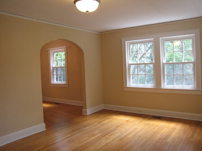 Building Photo - 1024 Starlight Dr