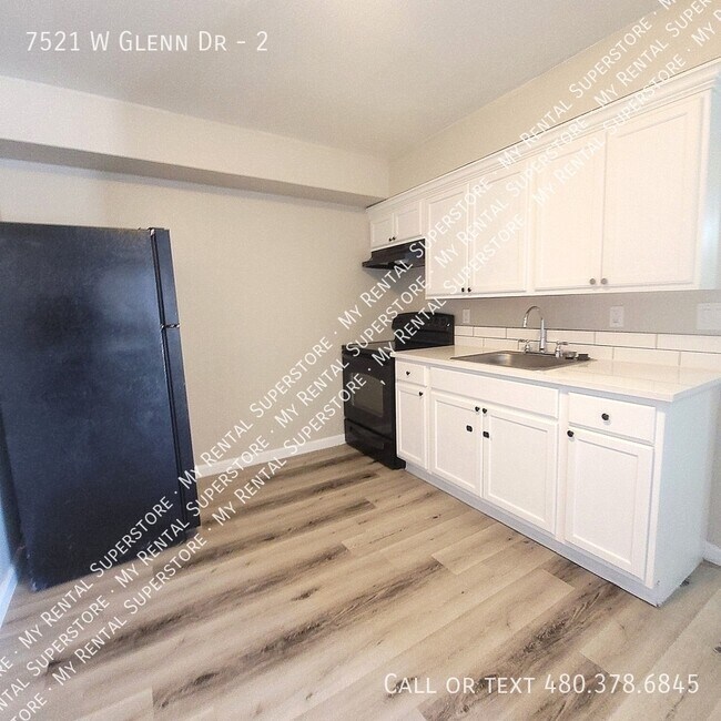 Foto del edificio - 7521 W Glenn Dr