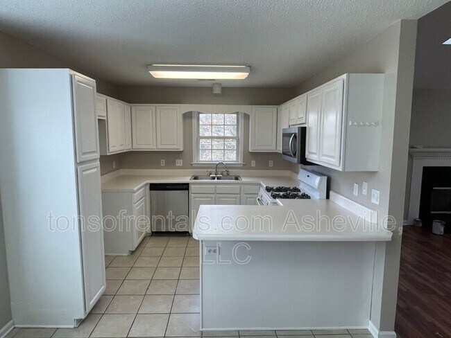 Building Photo - 105 Sandpiper Ct