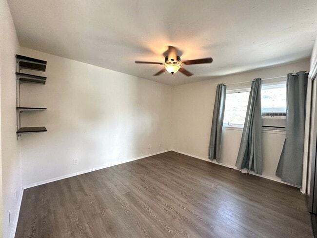 Photo - 1058 Awawamalu #E House