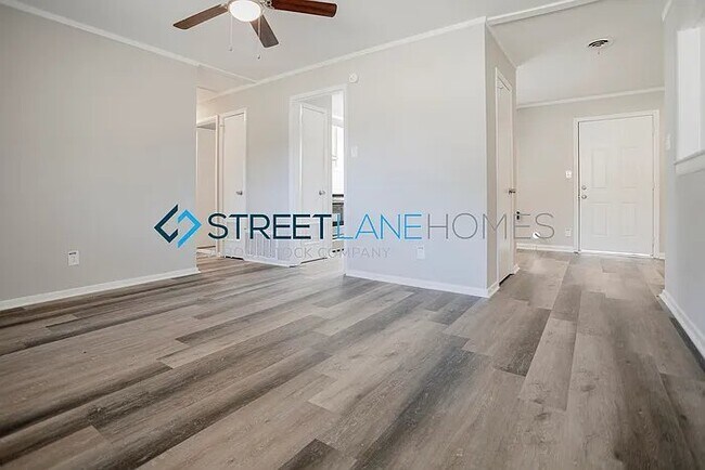 Foto del edificio - 4202 Snellings Dr