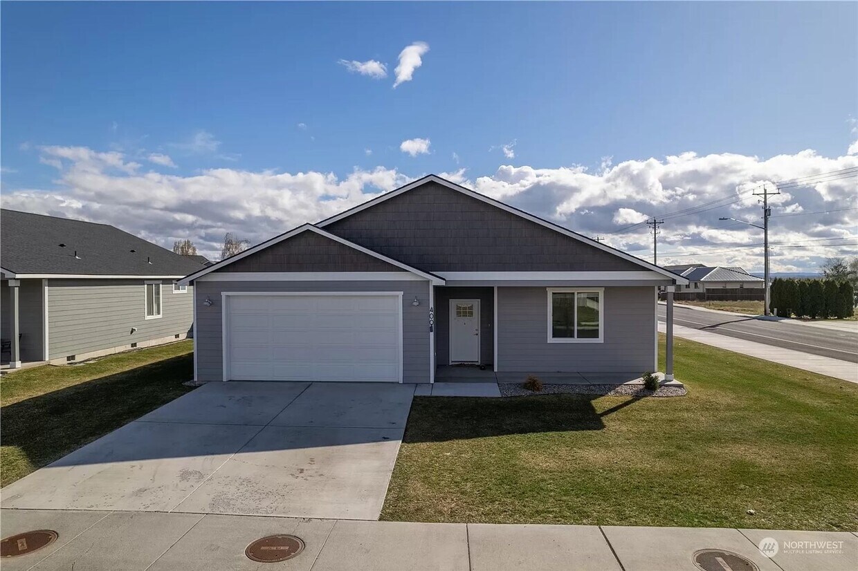 Foto principal - Pet Friendly Newer Construction Home!