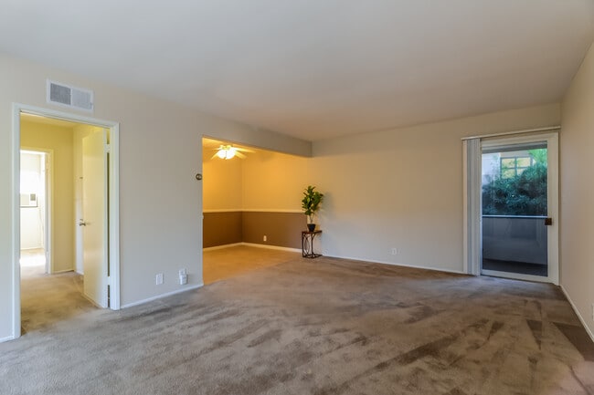 Building Photo - 283 S El Molino Ave