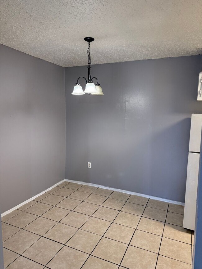 Foto del edificio - 8215 Skysail Ave