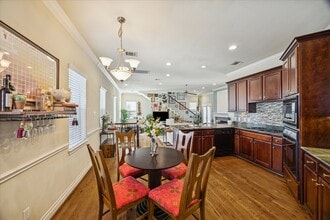 Building Photo - 2207 Austin St