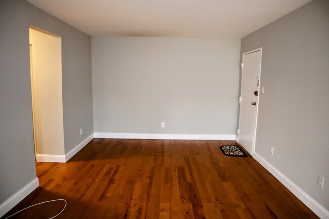 Foto del edificio - 3318 Woodburn Village Dr
