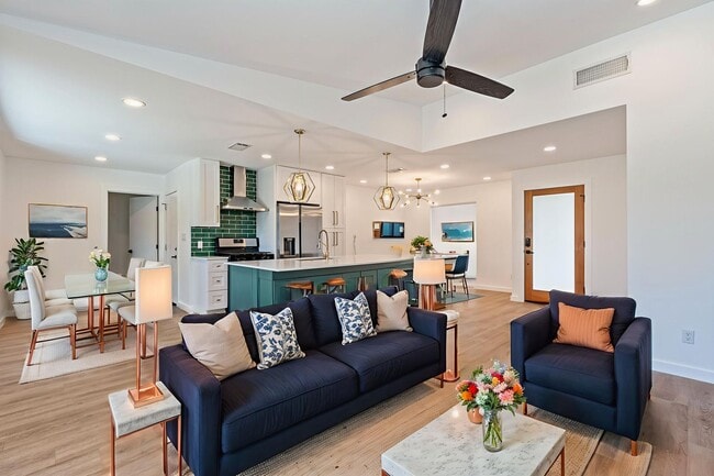 Building Photo - Modern Comfort Meets East Austin Charm