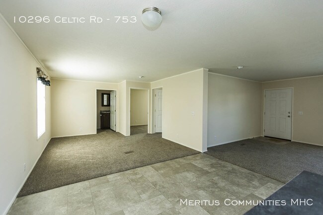 Building Photo - LIVE WHERE YOU PLAY - AMENITIES INCLUDED