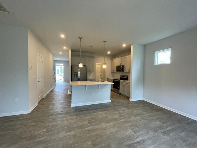 Foto del edificio - 1096 Cameron Wy