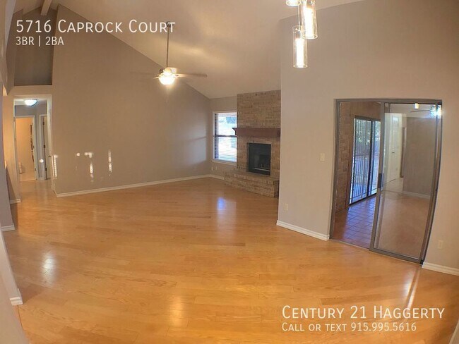 Foto del edificio - 5716 Caprock Ct